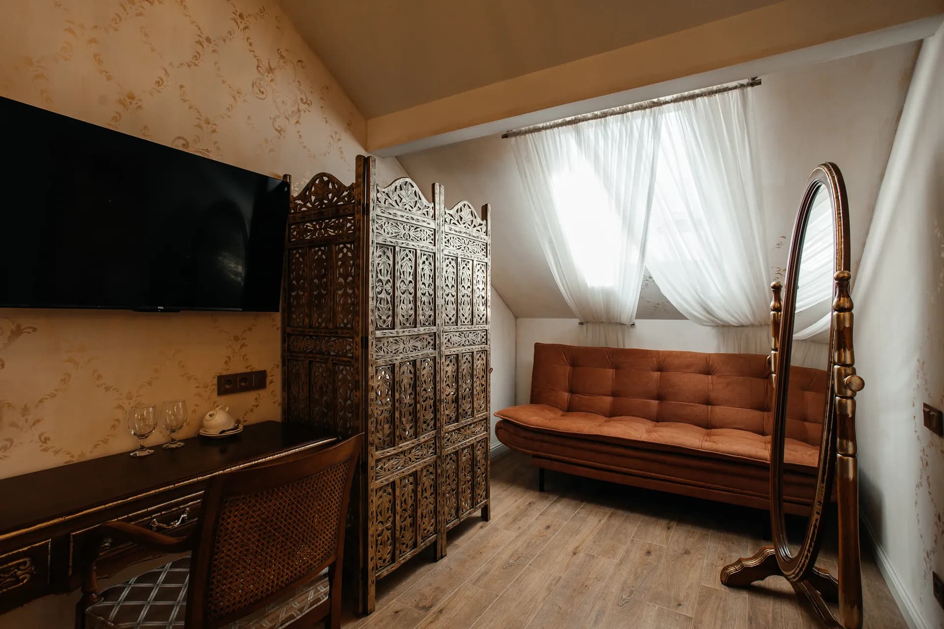 Altro Room Image by Moncastro