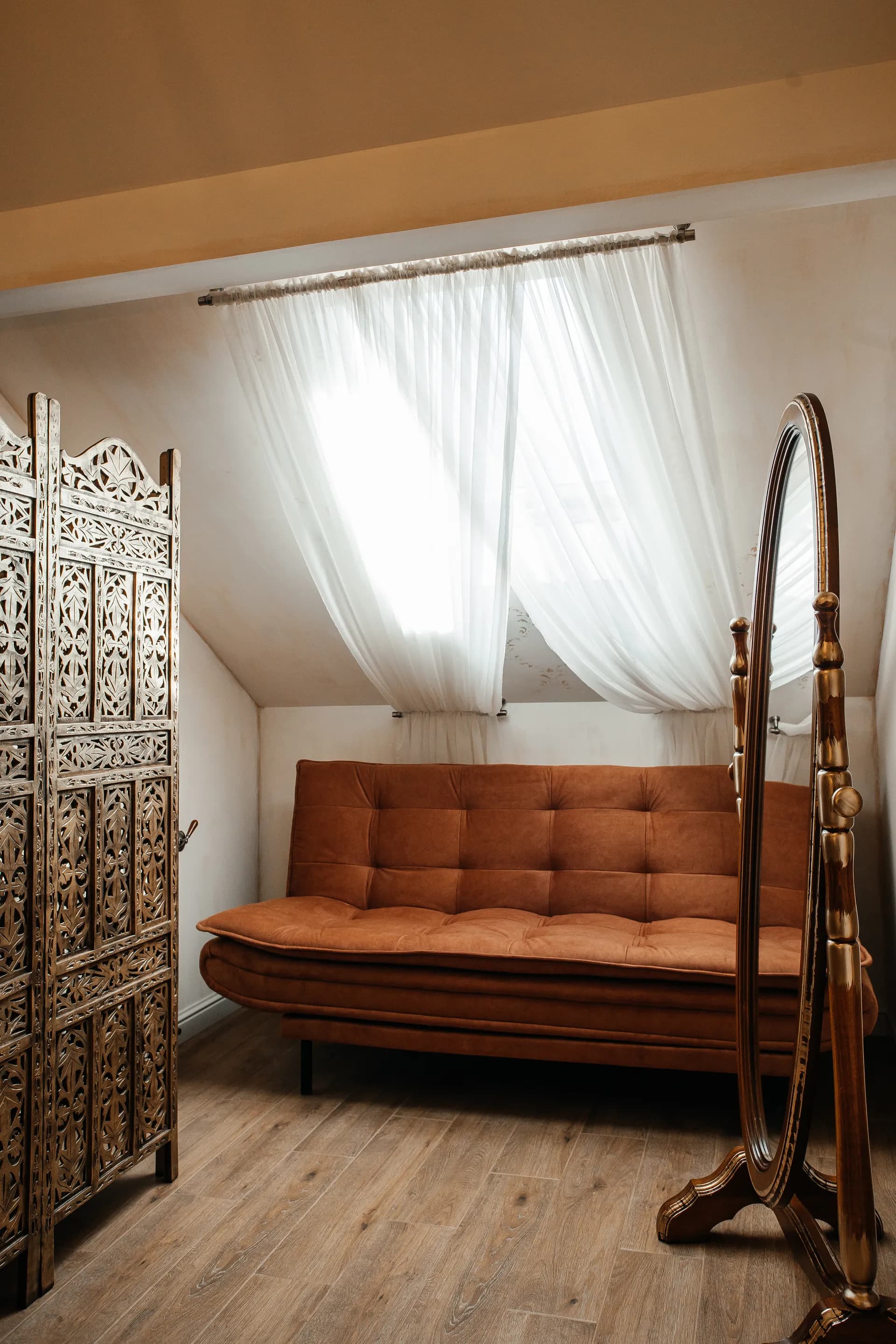 Altro Room Image by Moncastro