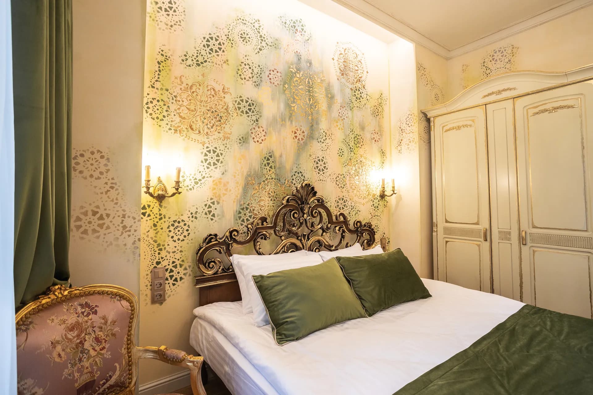 Oliva Room Image by Moncastro