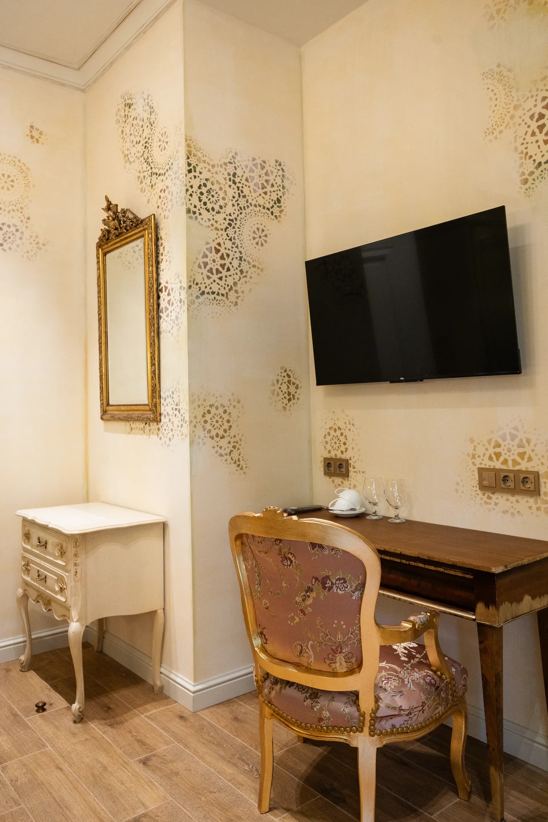 Oliva Room Image by Moncastro