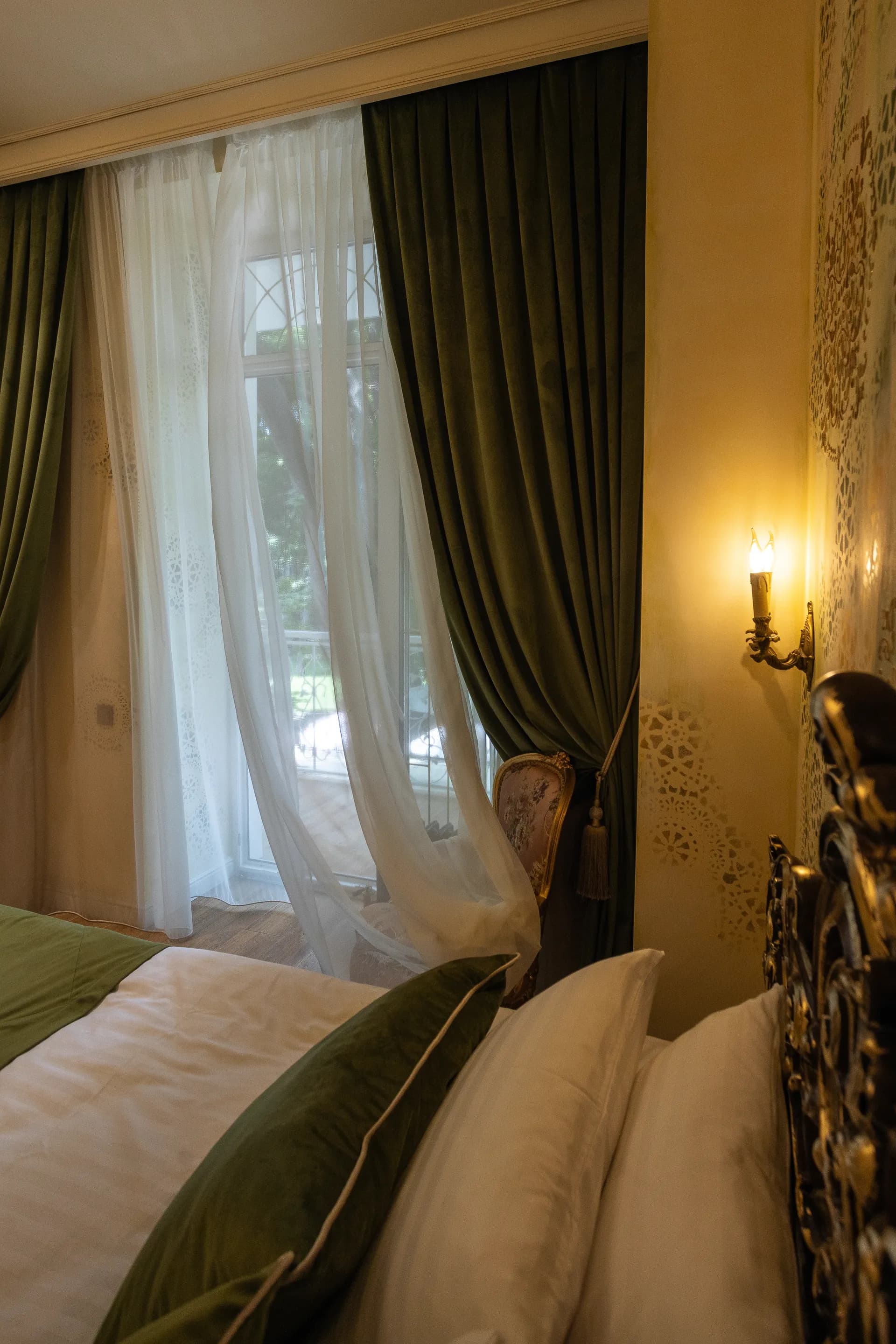 Oliva Room Image by Moncastro