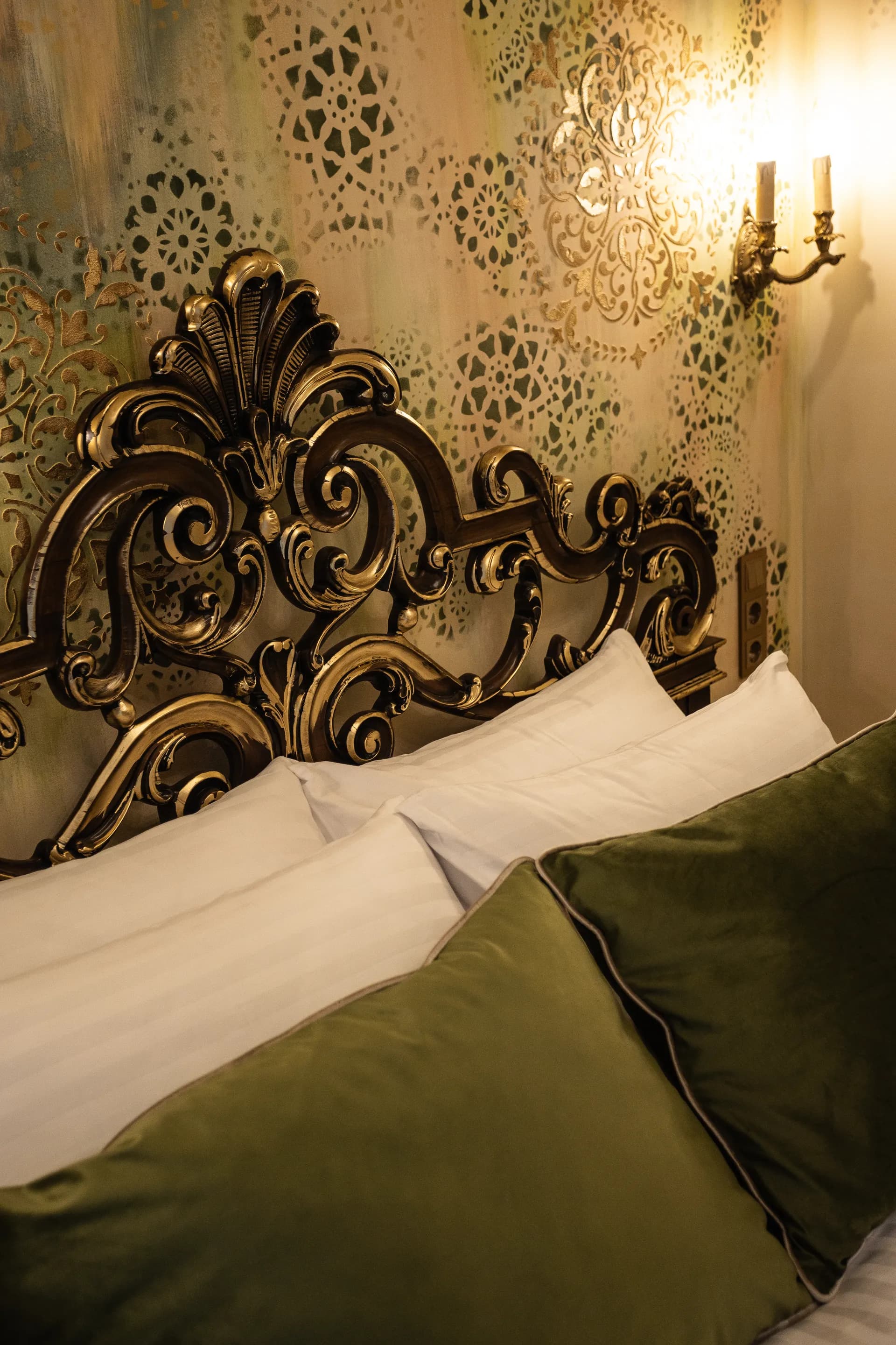 Oliva Room Image by Moncastro